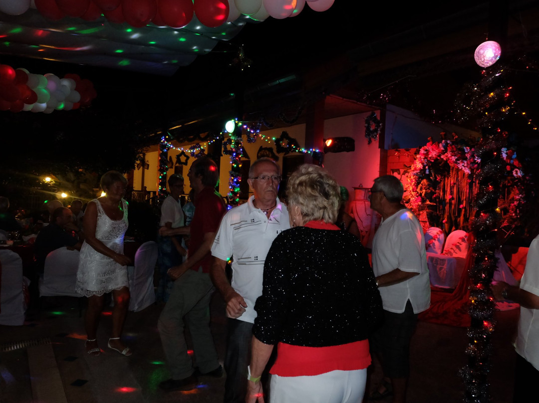 Souan Son Beach Resort & Restaurant主图