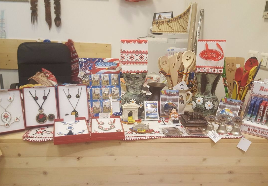 Romanian Folk Art Fashion景点图片