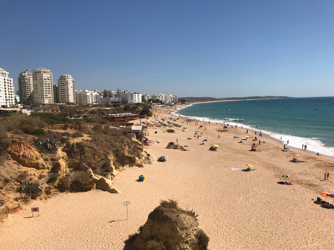 Praia do Vale do Olival景点图片