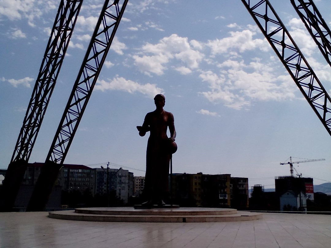 Monument to Russian Teacher景点图片