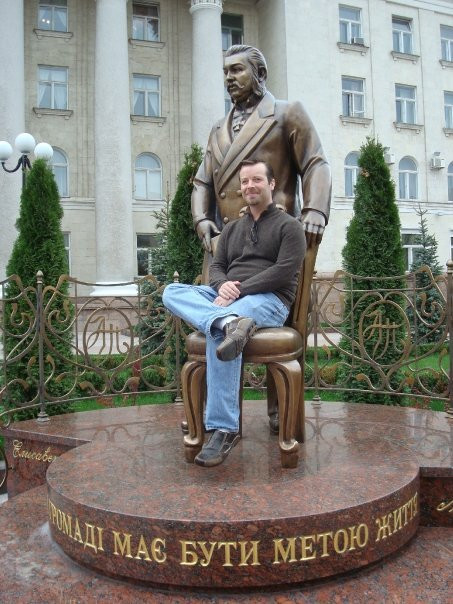Alexandr Pashutin Statue-Kropyvnytskyi必去景点