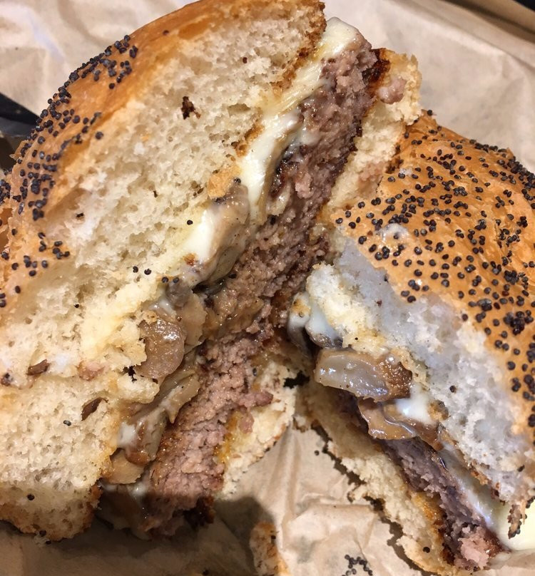 Snuffer's Restaurant And Bar