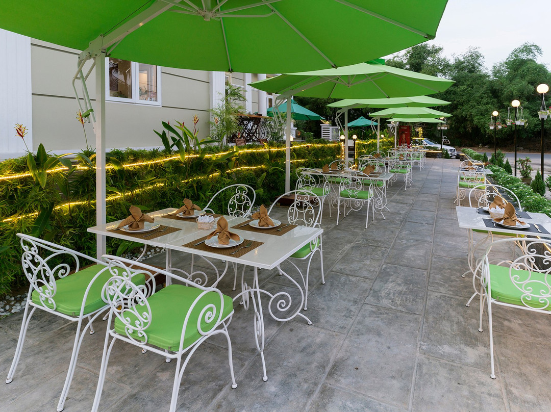 Golden Bell Restaurant & Cooking Class-会安必去景点