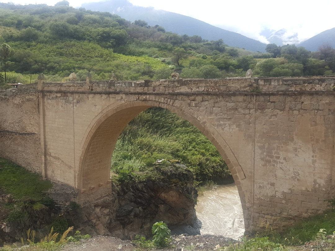 Puente colonial Pachachaca-Abancay必去景点