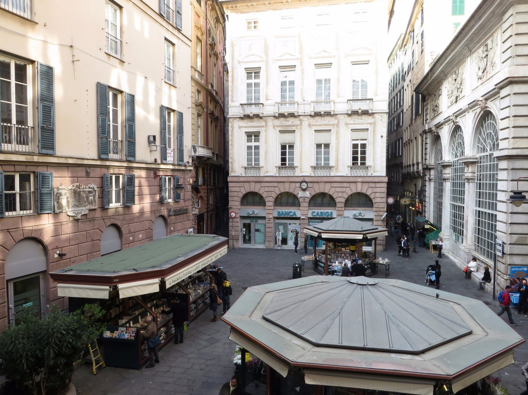 Sturla旅游景点-Piazza Banchi