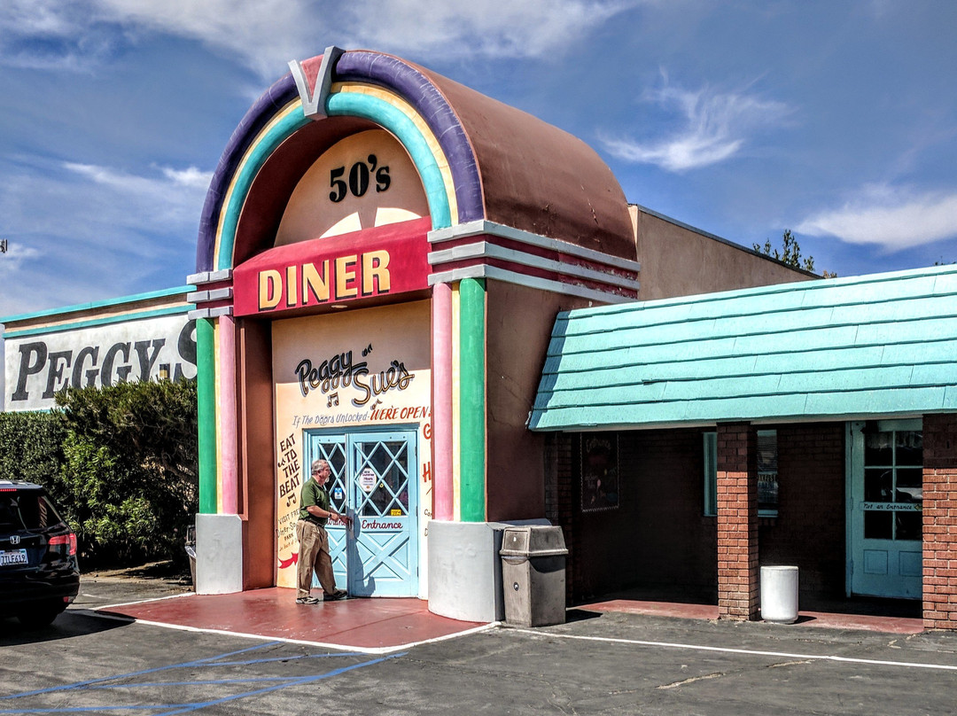 Yermo餐馆和美食-Peggy Sue's 50's Diner