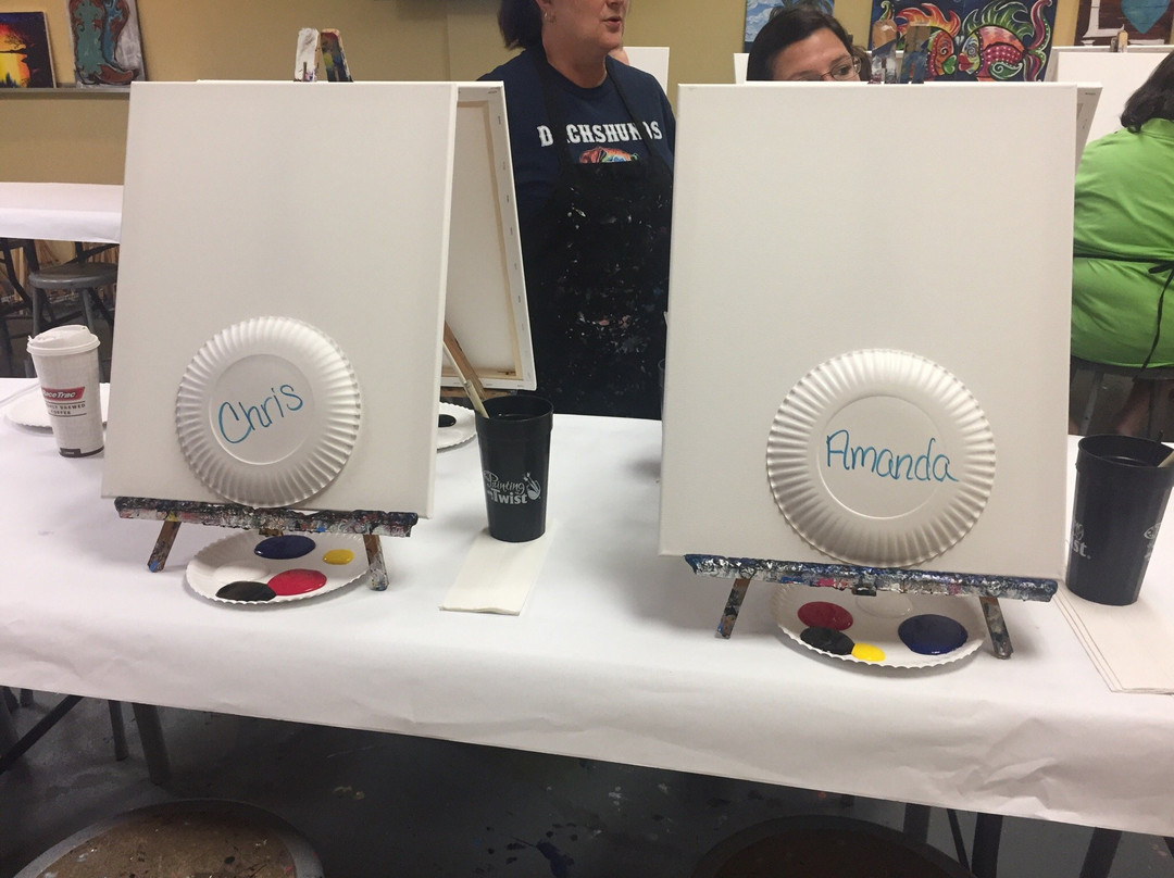 Painting with a Twist-莱克兰必去景点