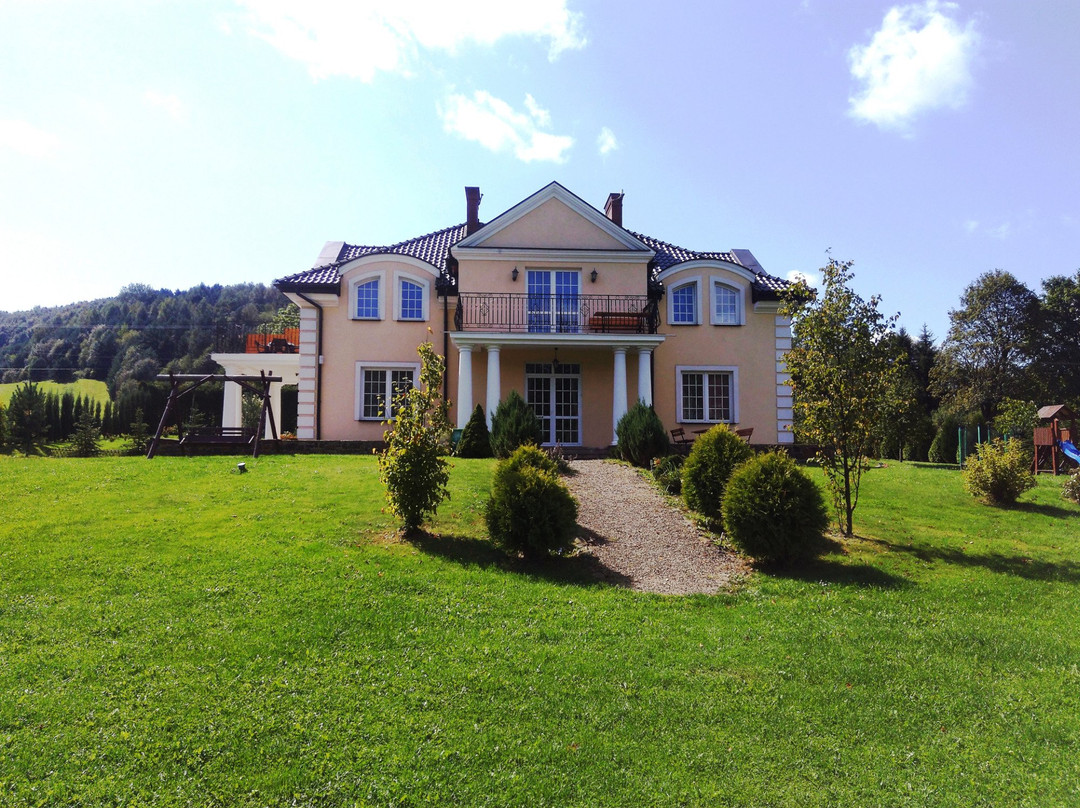 Baligrod酒店住宿-Willa Kamieniec