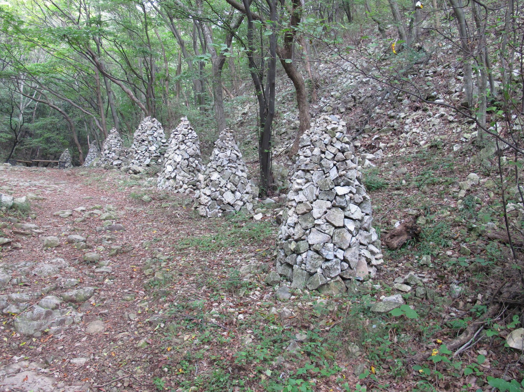 Mundong Waterfall景点图片