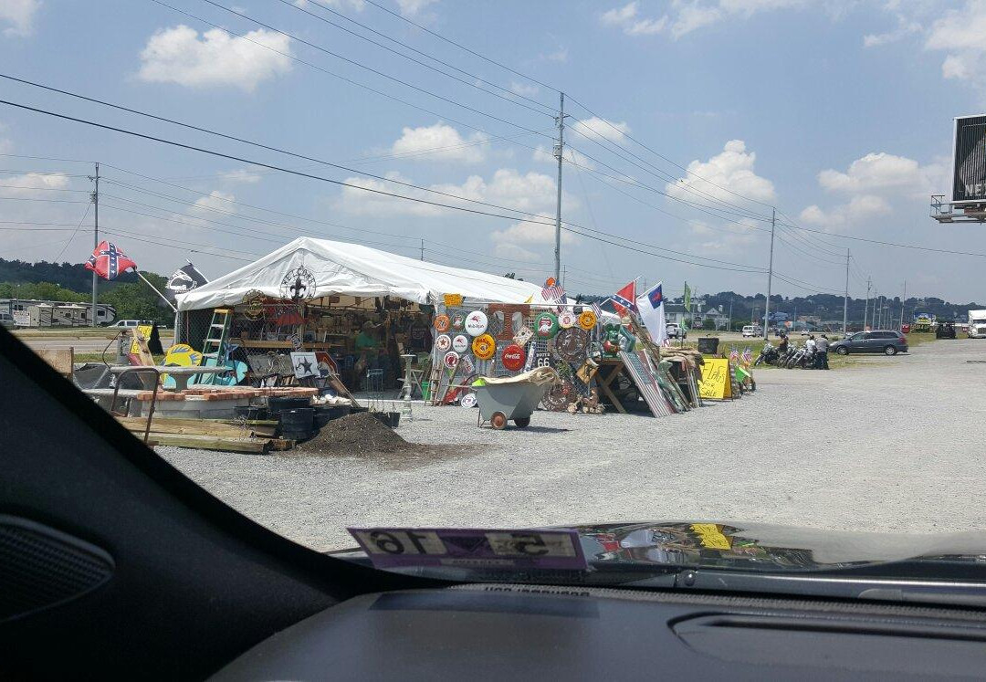 Flea Traders Paradise Flea Market-塞维尔维尔必去景点