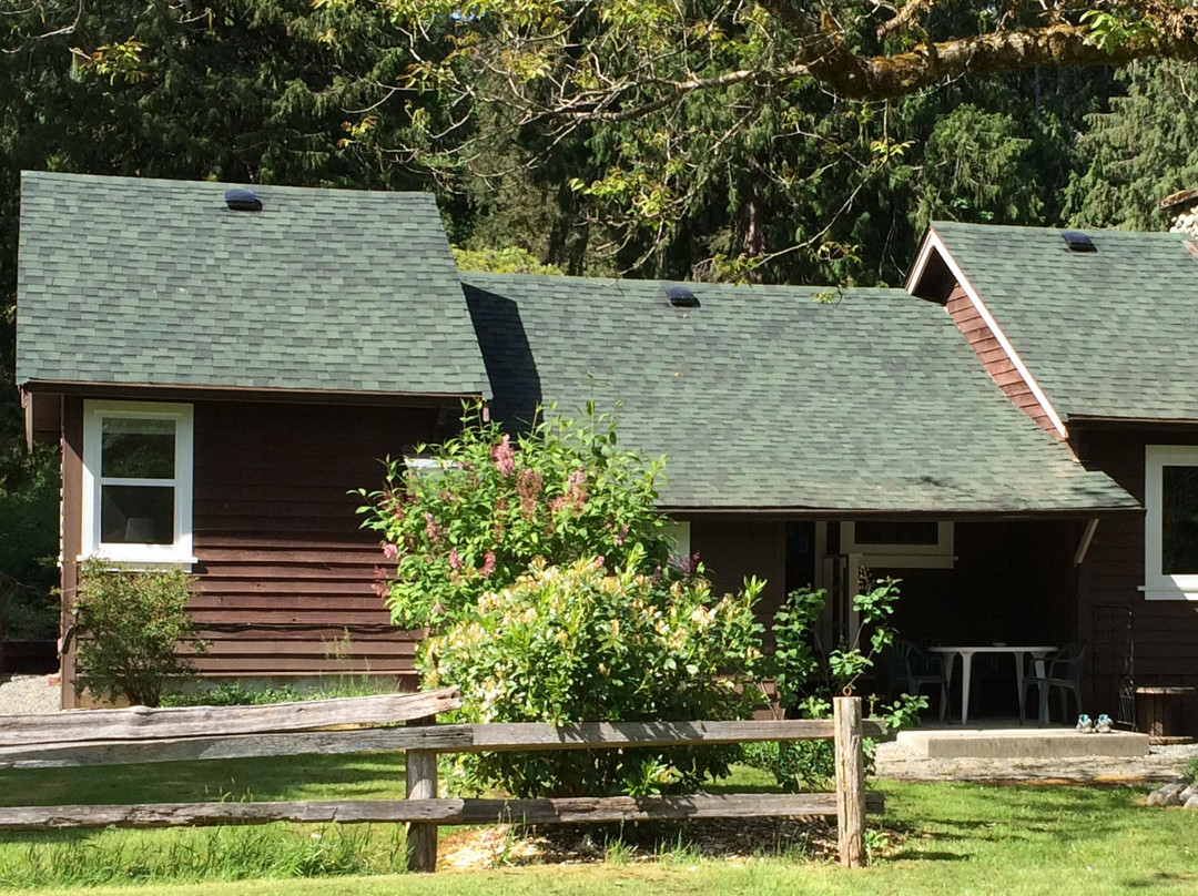 Greendale Riverside Cabins