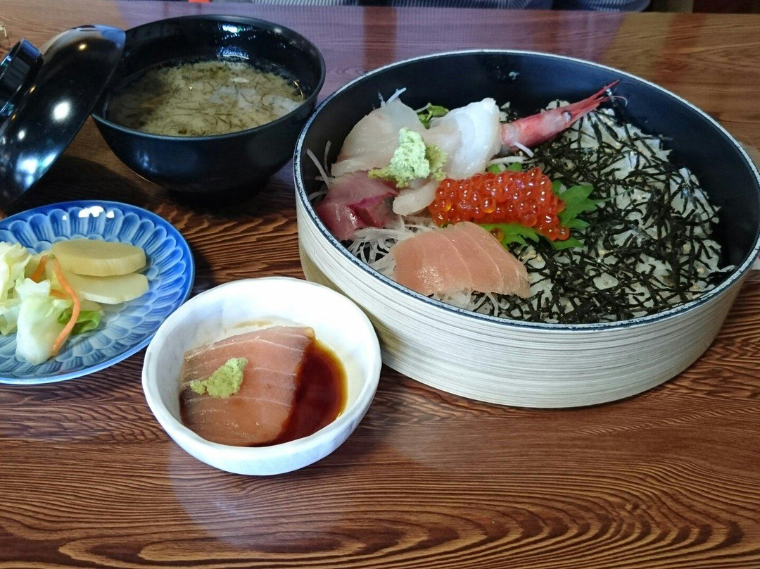 食べ処 割鮮しんとく 