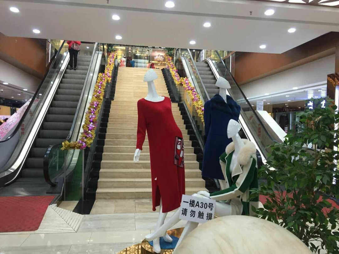 易晓原创手绘水墨服饰-深圳市必去景点