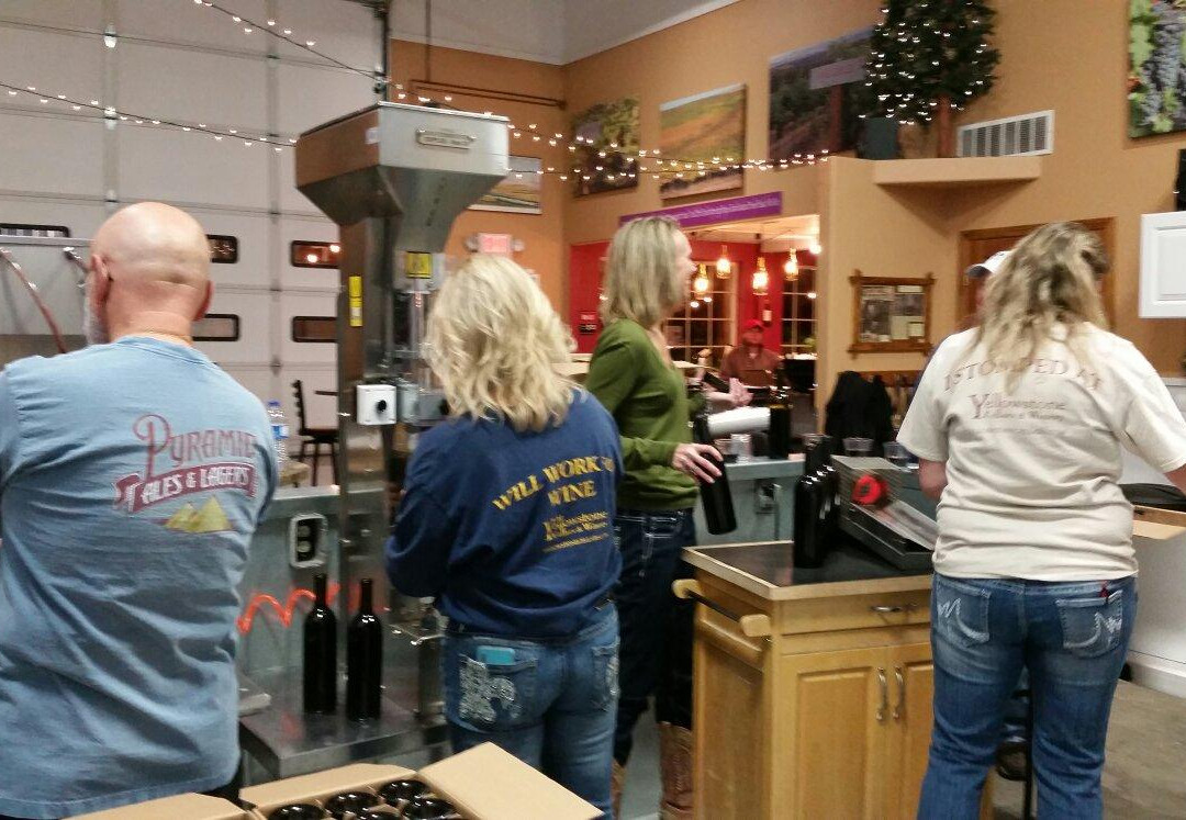 Yellowstone Cellars & Winery-比灵斯必去景点