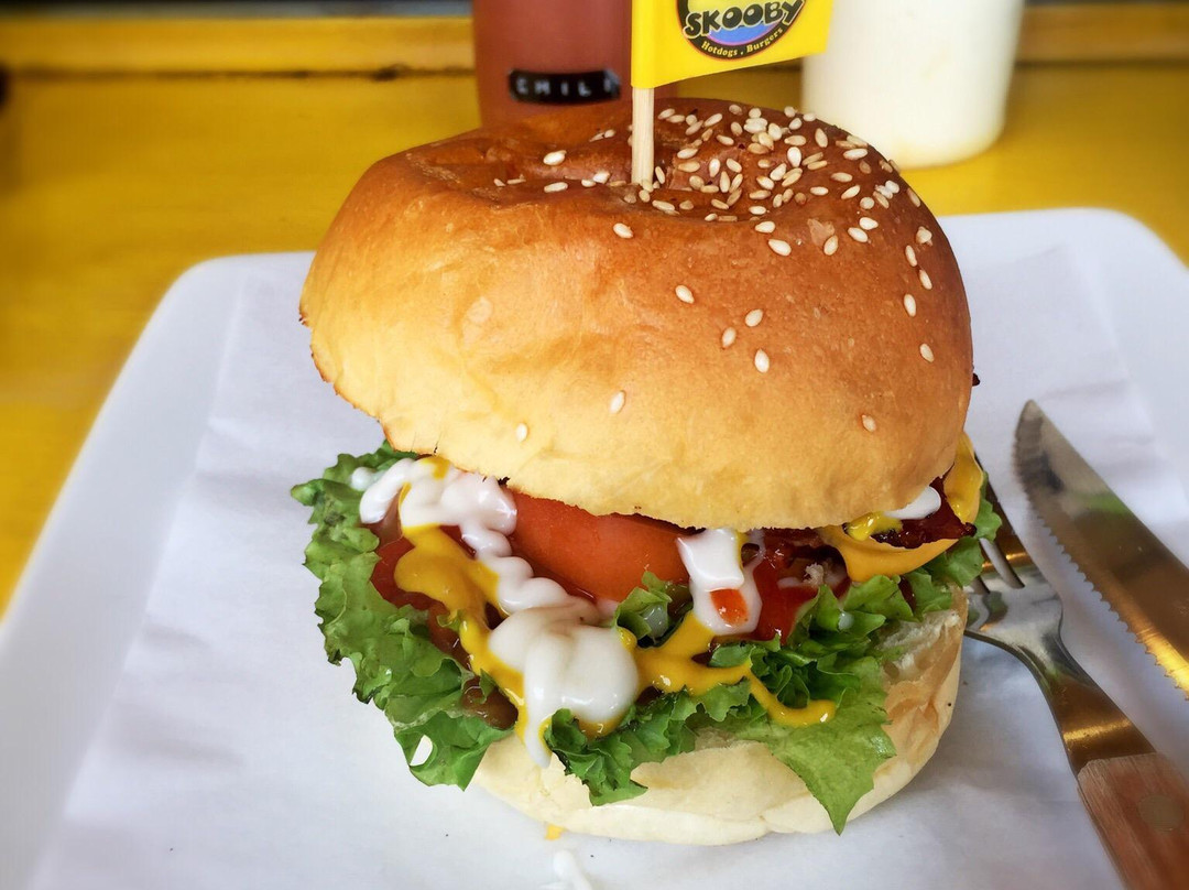 Skooby Hotdogs & Burgers