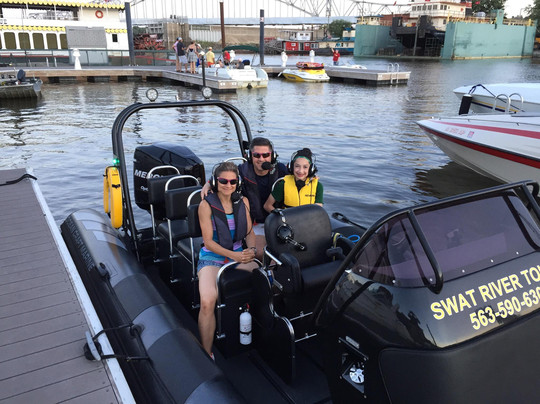 SWAT River Tours-迪比克必去景点