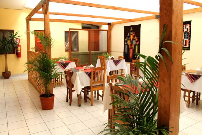 Yañez Inn Hotel主图