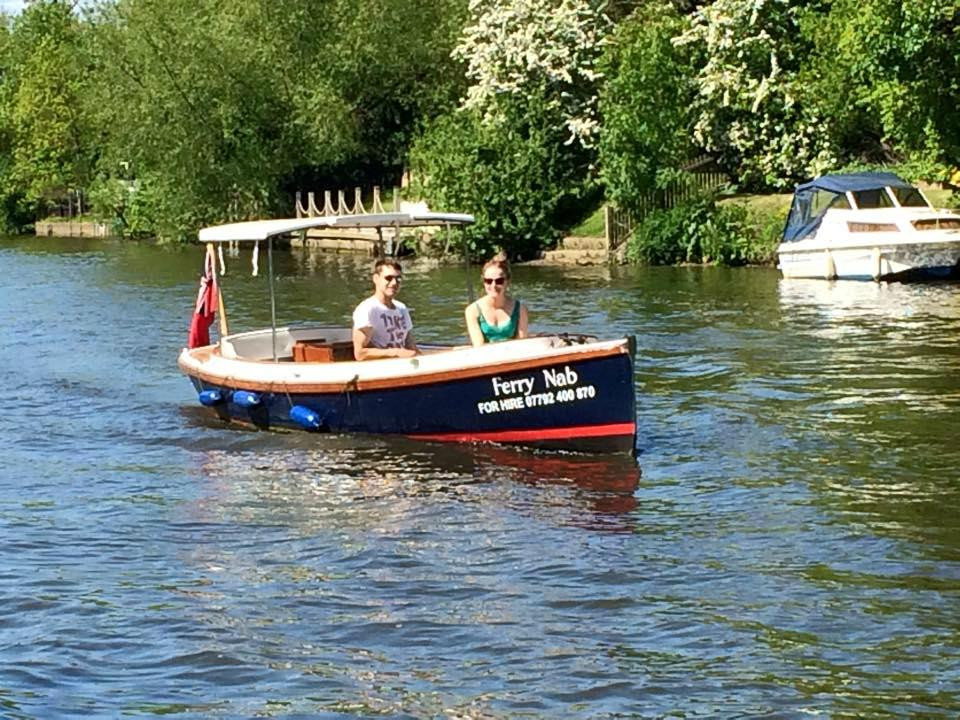 Boating at Marlow景点图片