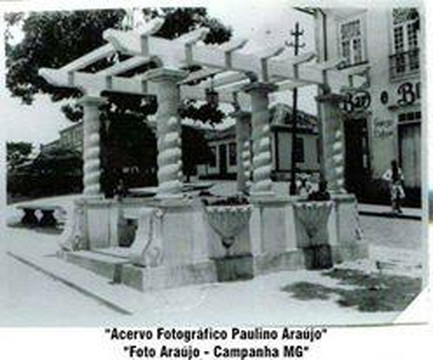 Praca Dom Ferrao-Campanha必去景点