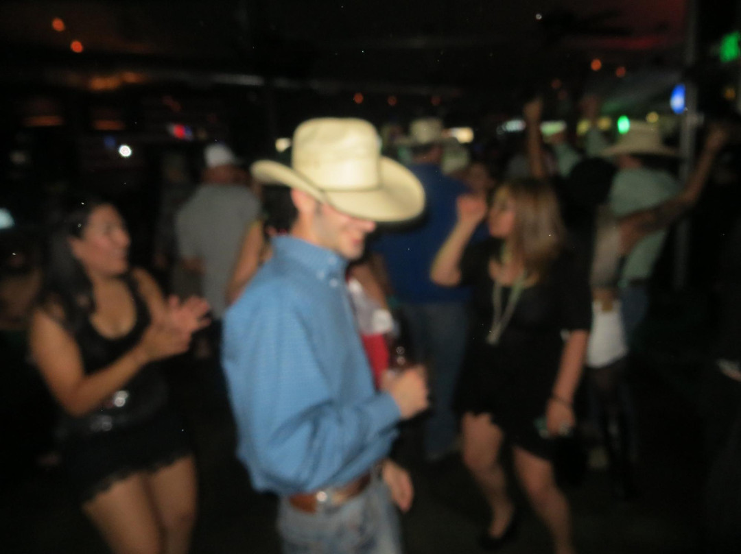 Smokehouse Bar & Grill-Kingsburg必去景点