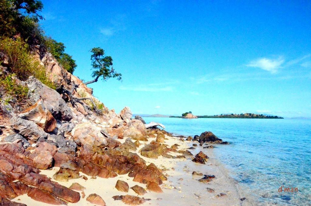 Kukusan Island景点图片