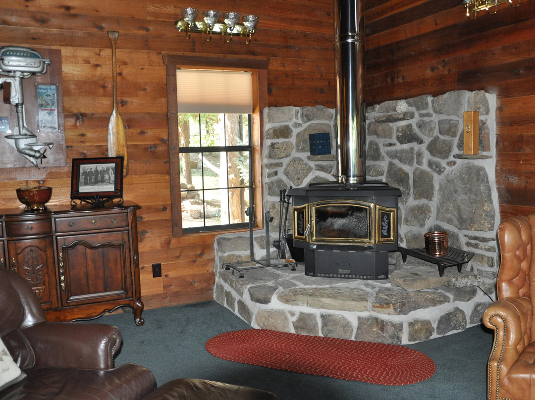 Cedarwood Lodge