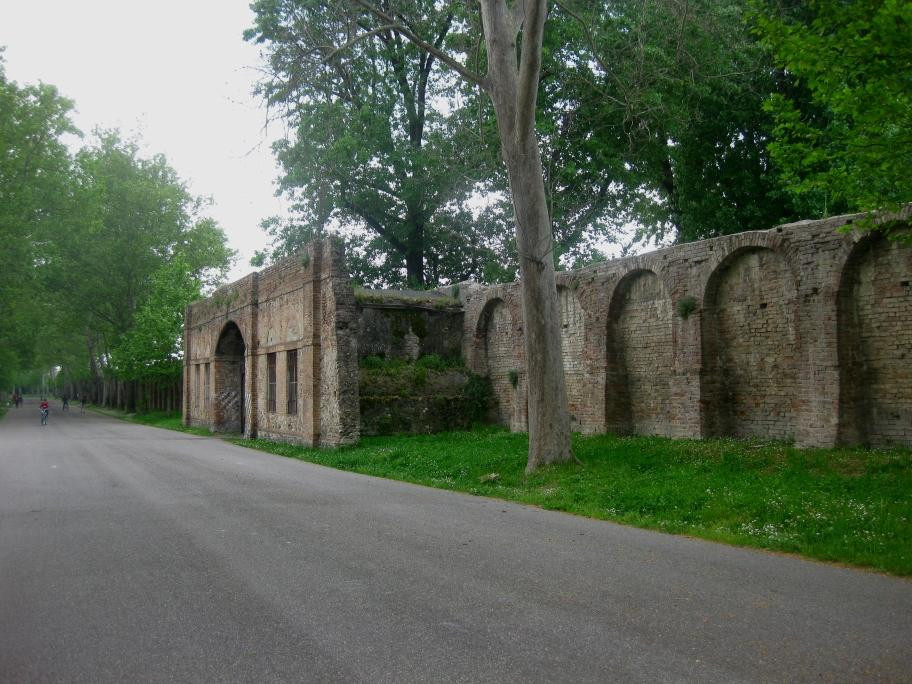 Mura farnesiane景点图片