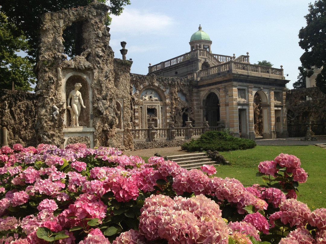 Villa Visconti Borromeo Litta-拉伊纳泰必去景点