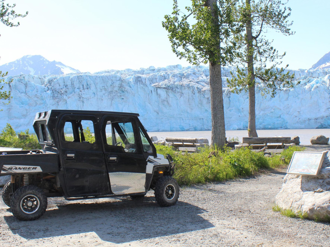 Child’s Glacier Tours by The Riverside Inn-Cordova必去景点