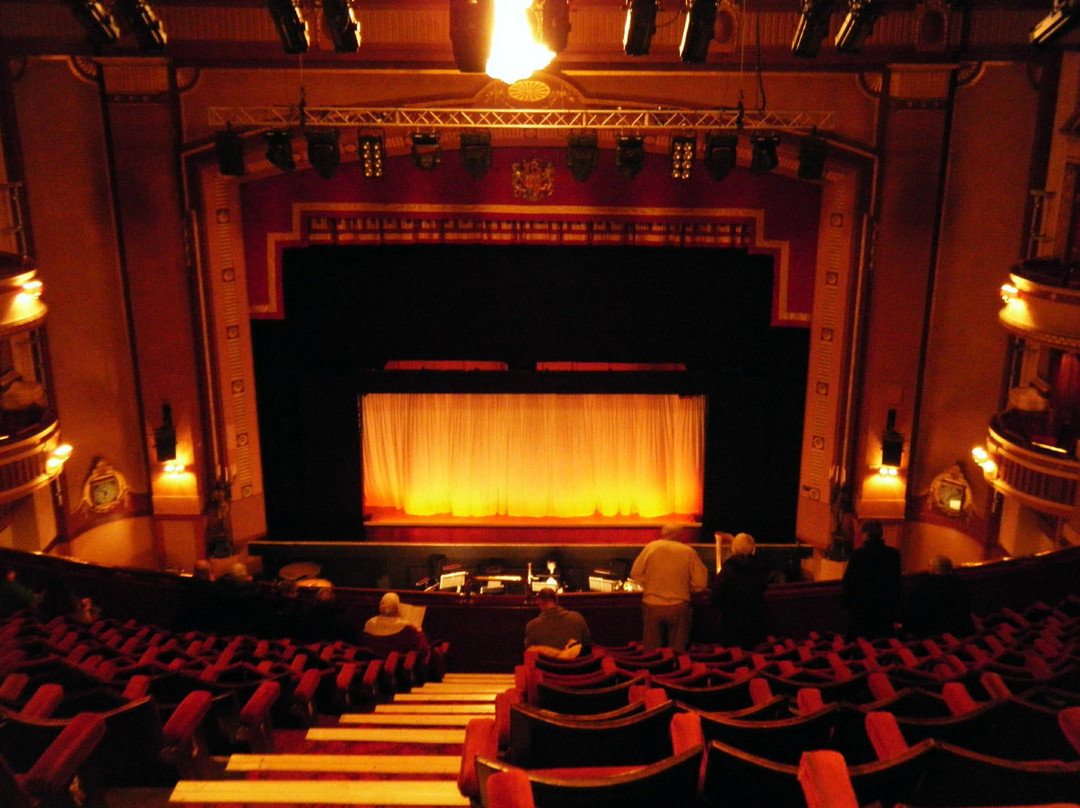Alhambra Theatre-丹弗姆林必去景点