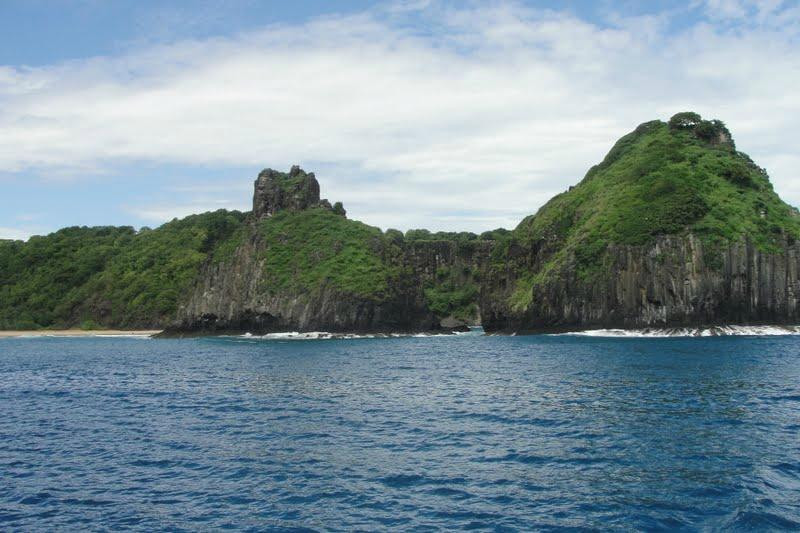 Baia dos Golfinhos-费尔南多-迪诺罗尼亚群岛必去景点