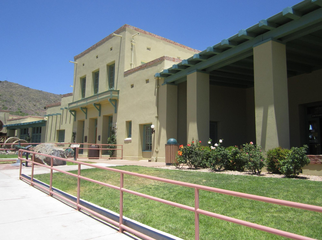 Douglas Mansion-杰罗姆必去景点