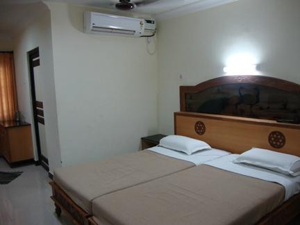 Hotel Tamilnadu, Tiruchendur