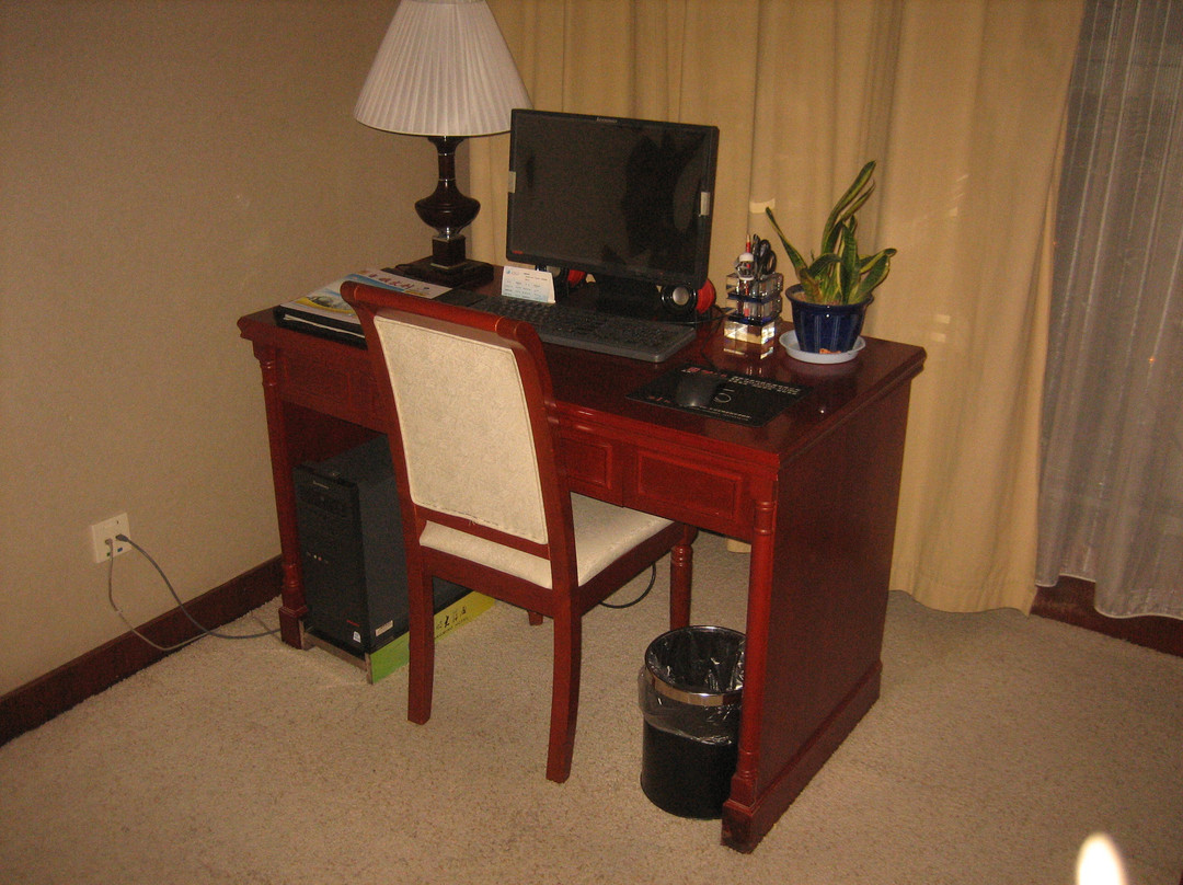 光明大酒店主图