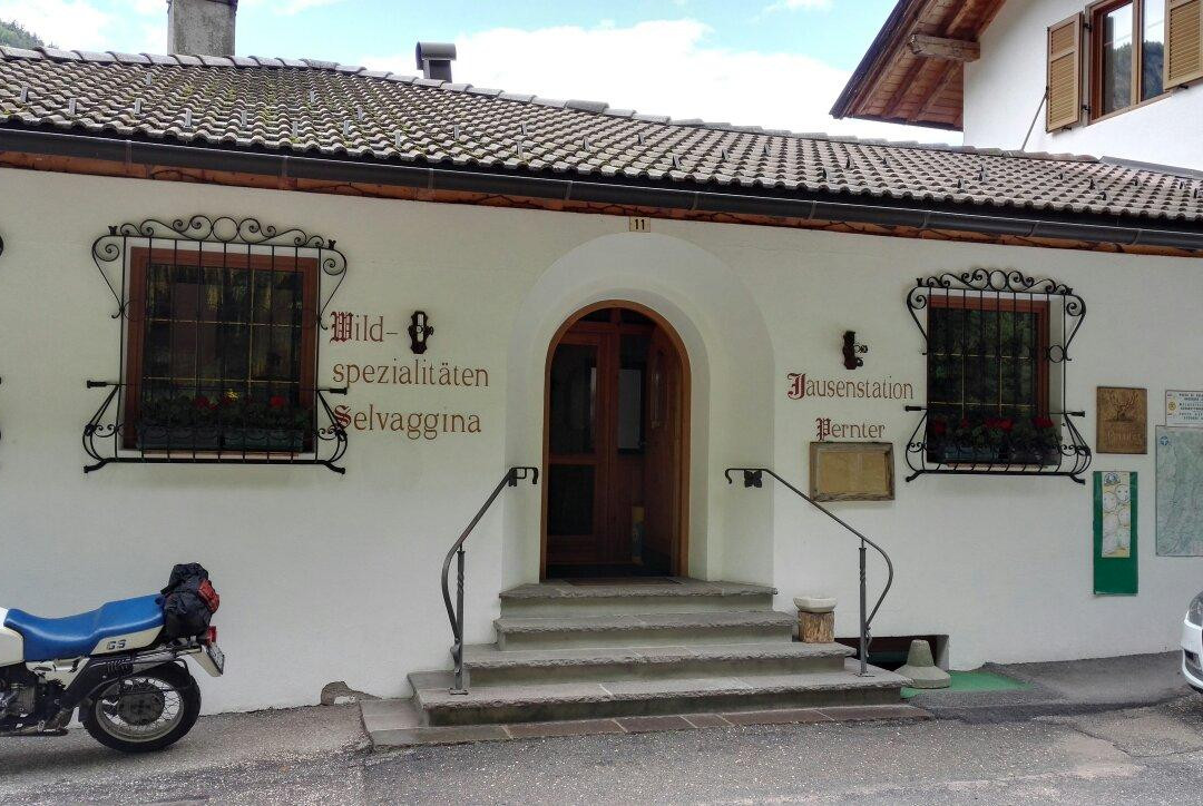 Gasthof-Trattoria-Jausenstation Pernter