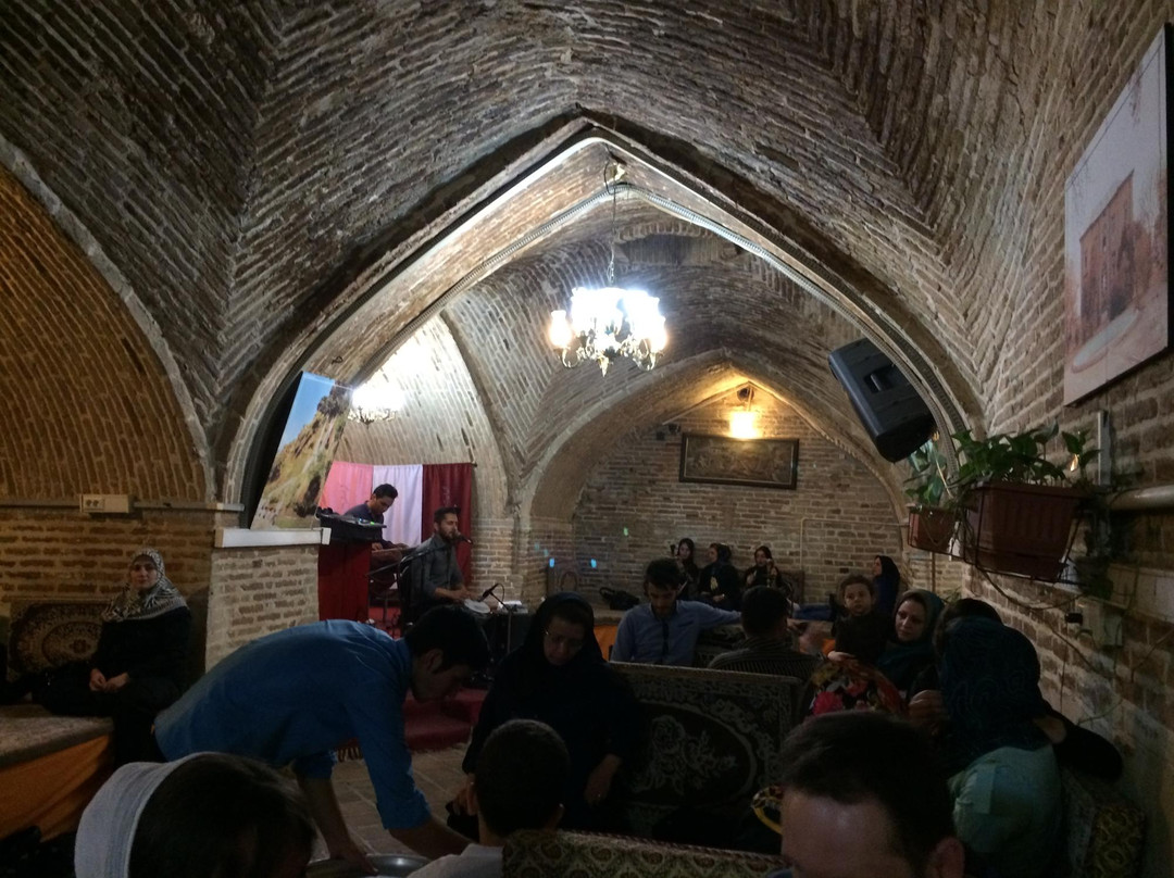 赞詹餐馆和美食-Caravansary Sangi Traditional Restaurant