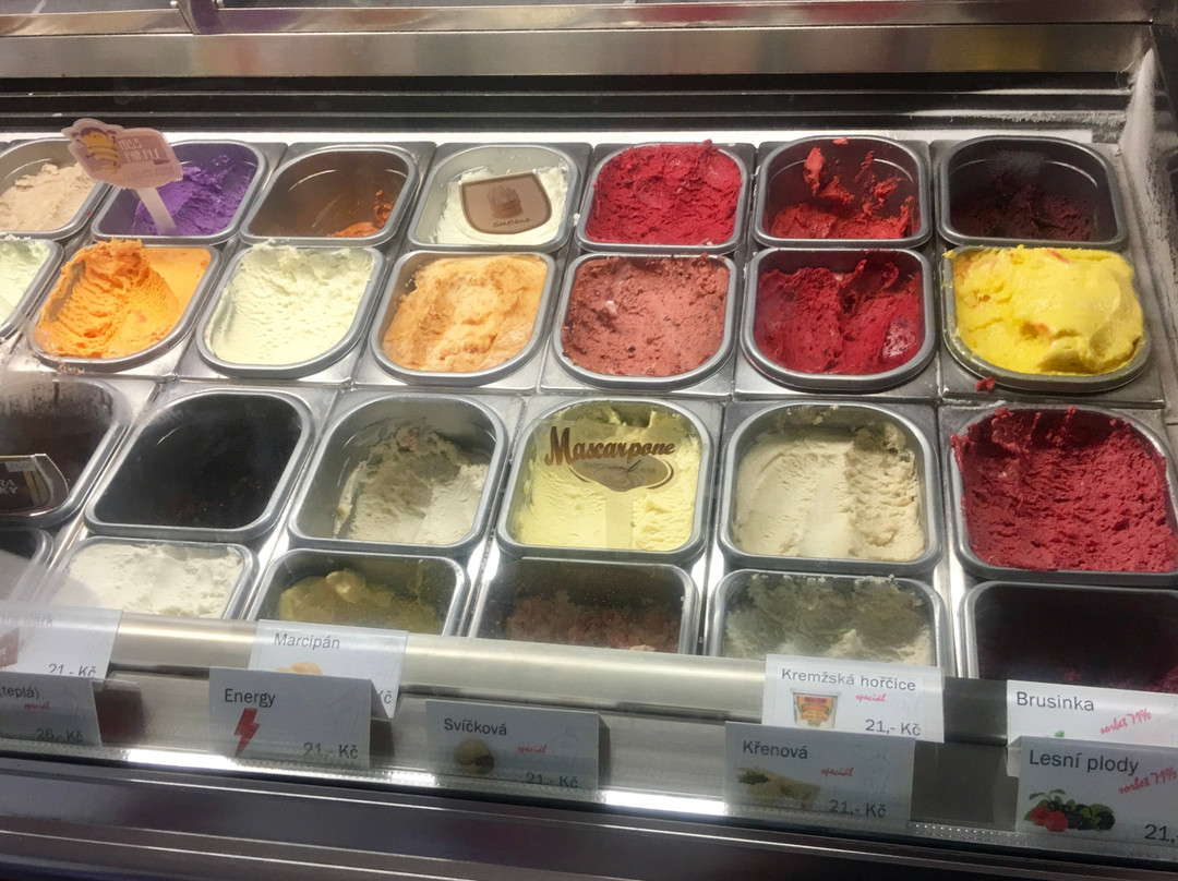 Hamr na Jezere餐馆和美食-Zmrzlinarna Ralsko