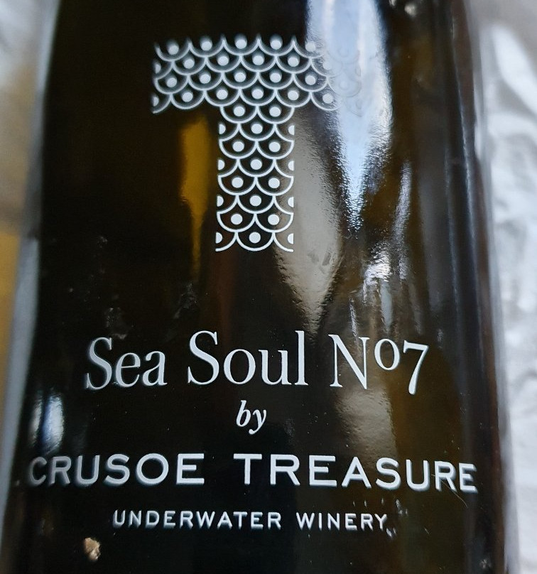 Bodega Crusoe Treasure - Underwater Winery景点图片