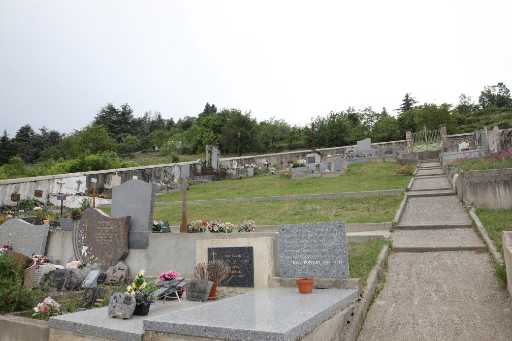 Cimetière communal de Chalençon-Chalencon必去景点