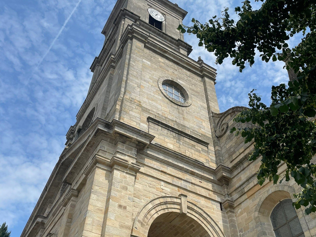 Église Saint-Patern-瓦讷必去景点