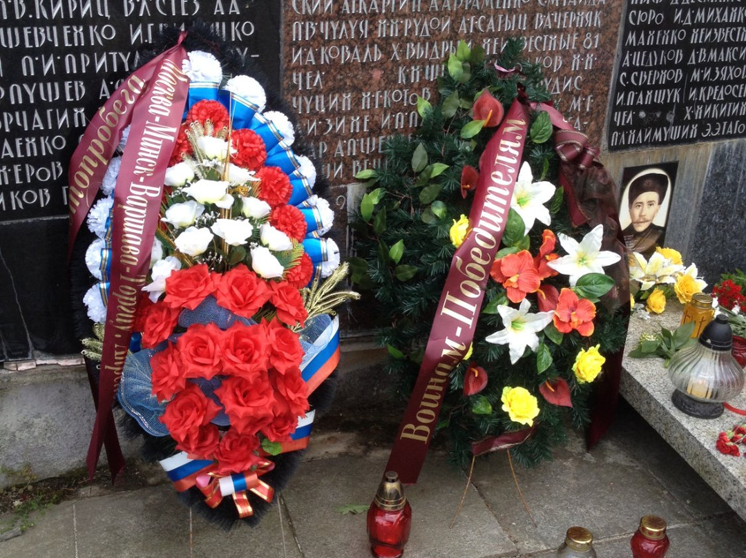Red Army Cemetary景点图片