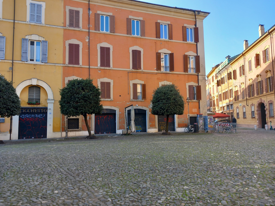 Piazza della Pomposa景点图片