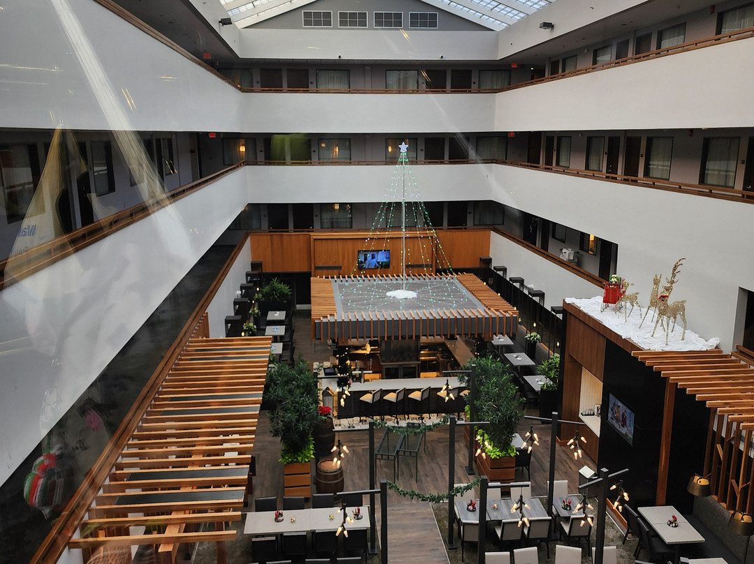 波士顿玛律伯勒大使馆套房酒店主图