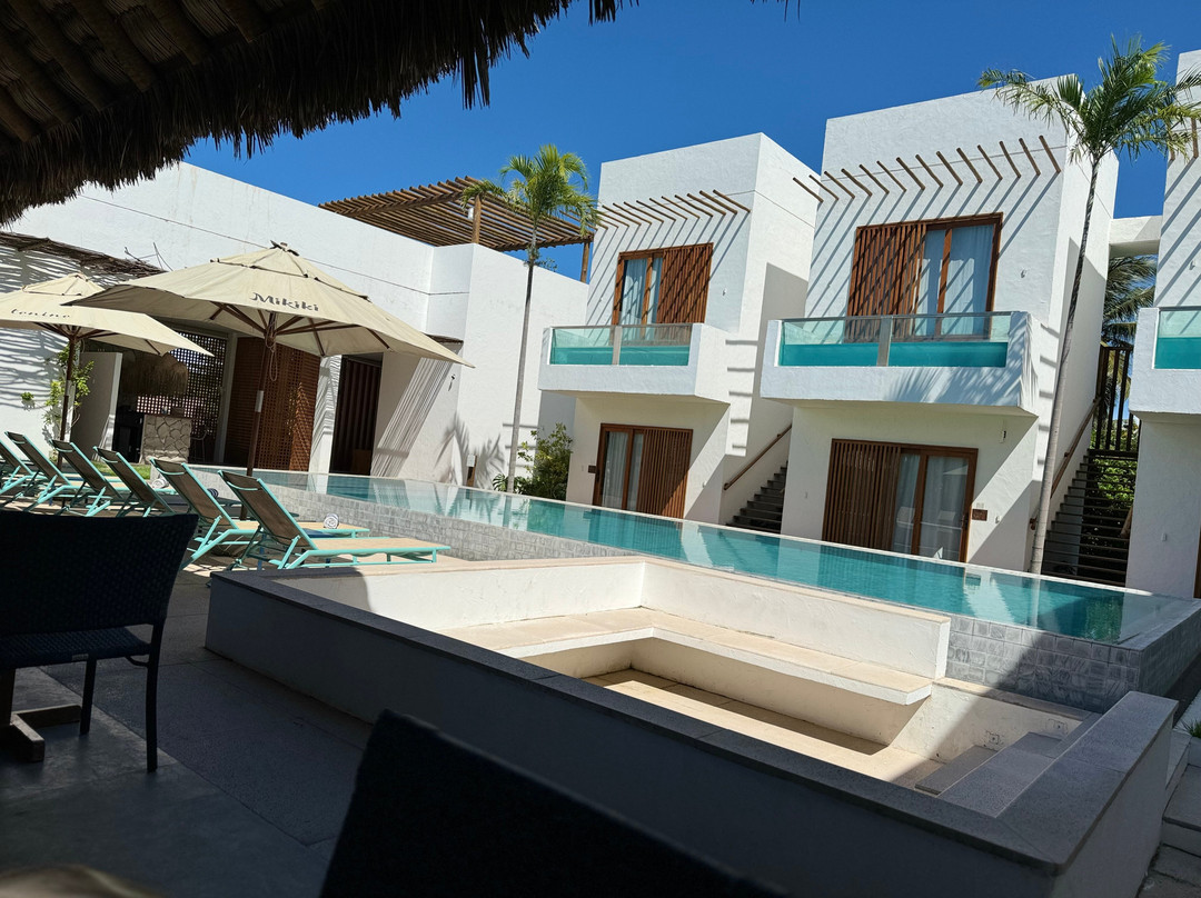 Mikiki Lifestyle Hotel