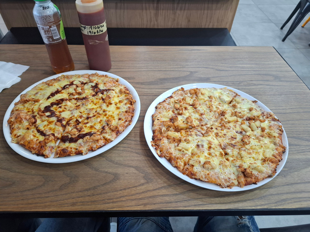 Debonairs Pizza