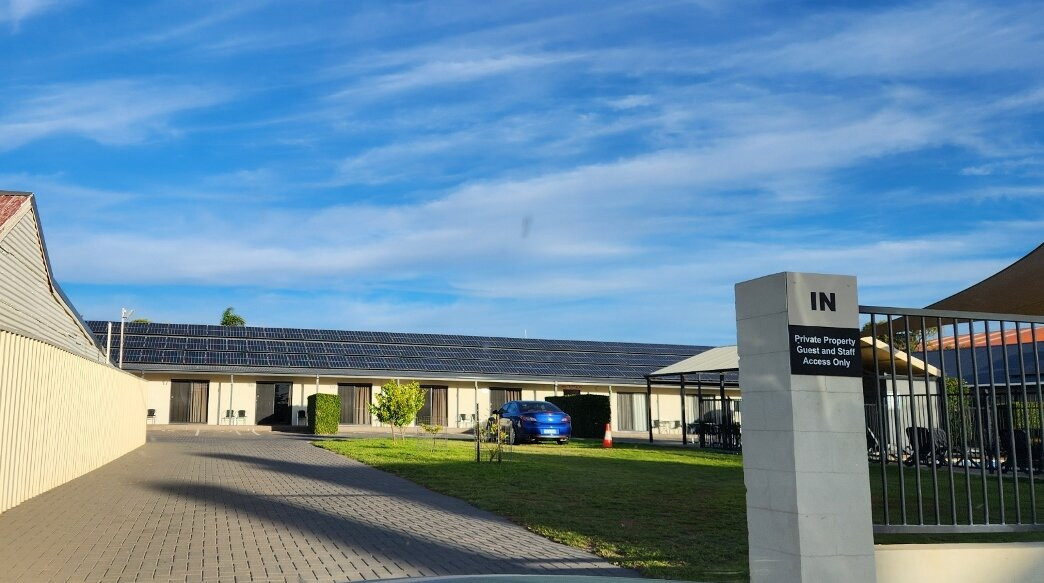 Red Earth Motel主图