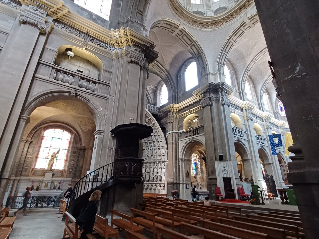 Cathédrale Notre Dame景点图片