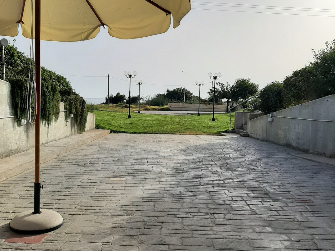 Sandy Beach Villas & Apartments主图