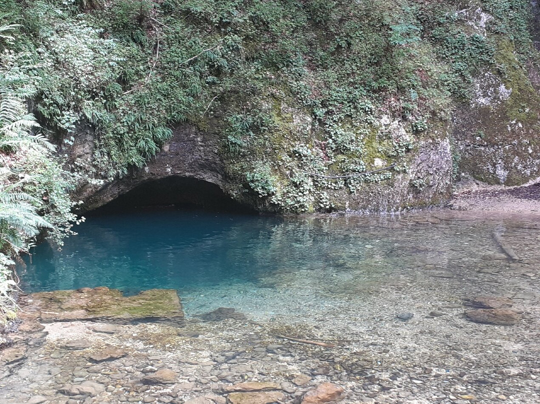 Source bleue-Montperreux必去景点