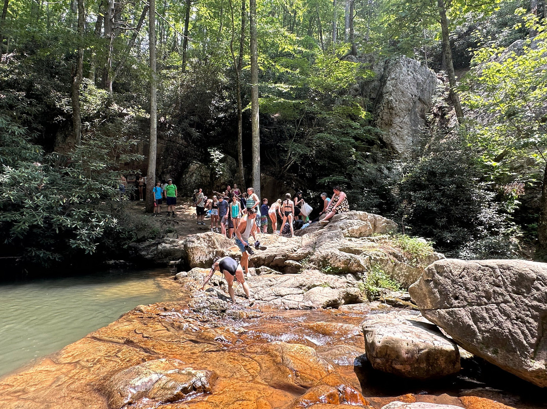 Blue Hole Falls-Elizabethton必去景点